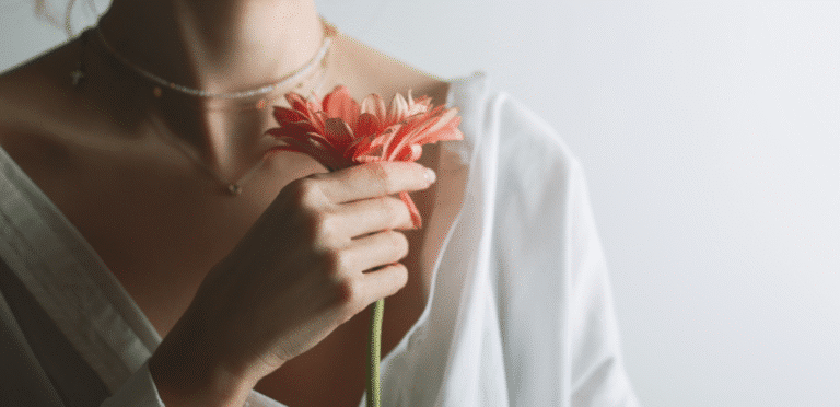 Feminine Journal Prompts to Soften Your Energy